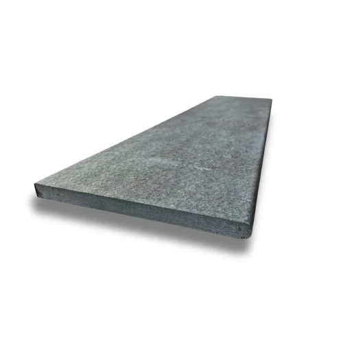Przejdź do produktu Stopnica Płomieniowana G690 Bazalt polerowana bullnose 160x40x3 cm