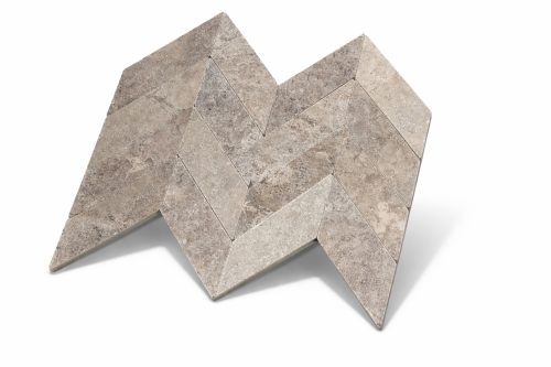 Przejdź do produktu Trawertyn Silver Bębnowany Chevron 7,5x30,5x1 cm
