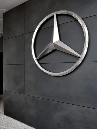 ExternalFacade-CarDealership-Germany7.webp